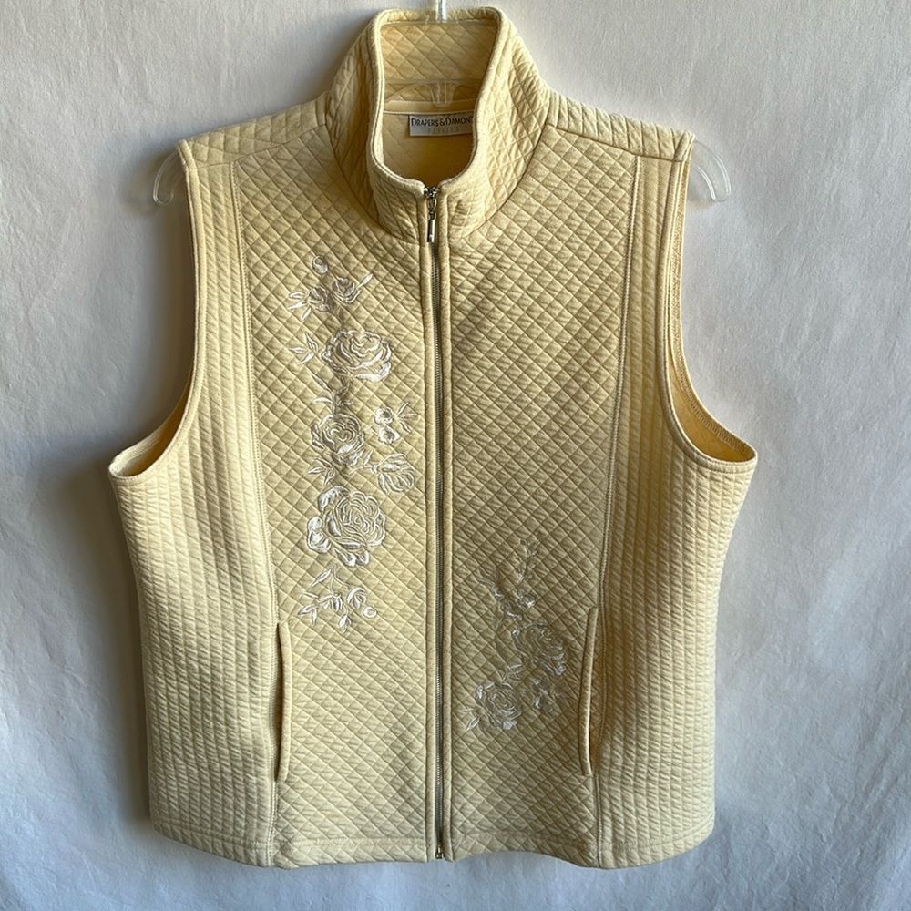 Draper’s & Damon’s pale yellow zip-up quilted vest, size PL